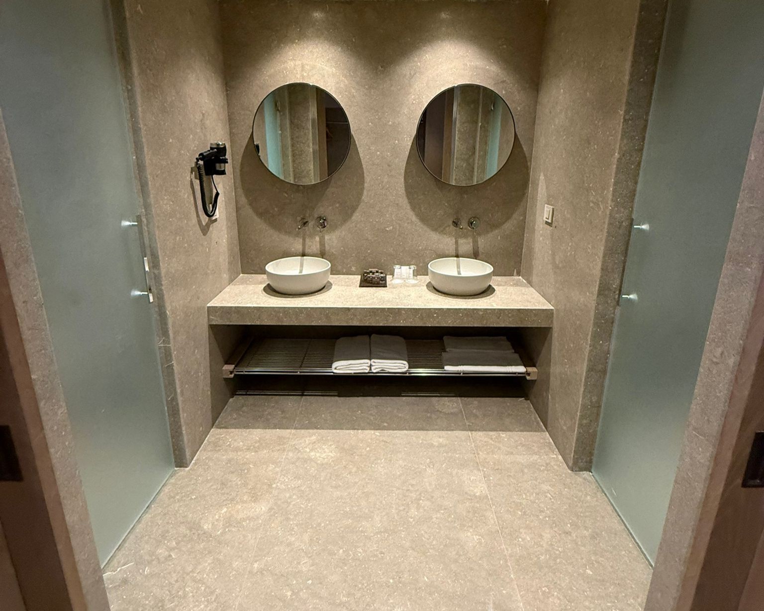 Superior Large Business Room